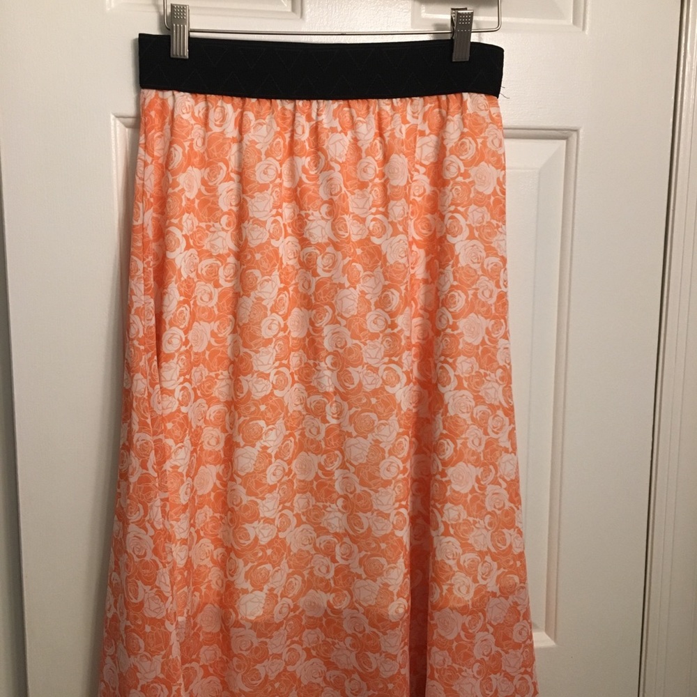 EUC medium Lularoe Lucy skirt